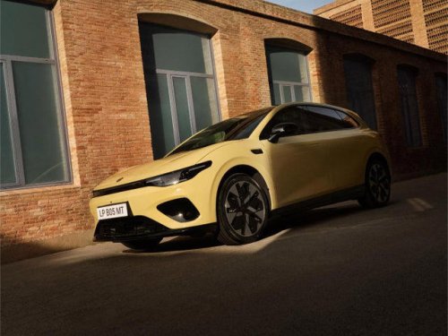 El Leapmotor B05 llega a España: un deportivo eléctrico fabricado en Zaragoza por menos de 20.000 euros