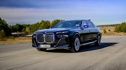 BMW i7: The luxury EV sedan that understands the assignment