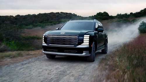 This mainstream SUV gives luxury SUVs a run for their money
