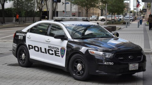 Why police forces use special tires for their cars and cruisers