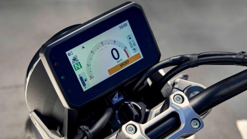 Honda’s new inline-four bike is a Yamaha XSR killer