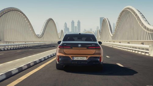 BMW i7: The luxury EV sedan that understands the assignment