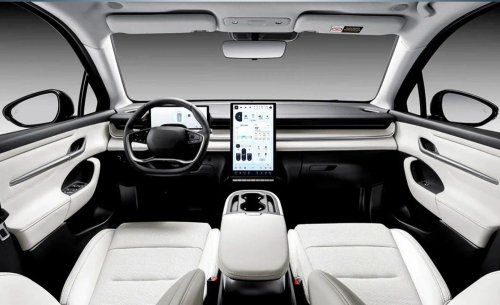 Este es el Foxtron Cavira: el ‘coche del iPhone’ ya es una realidad y no es el que estuvimos esperado de Apple