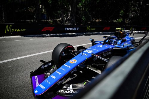 Sainz salva un susto y mira de cerca los puntos