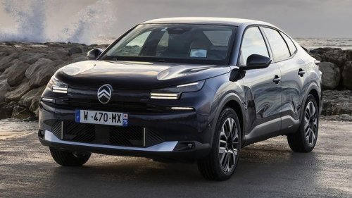Fiat, Citroën, ¡Todavía quedan sedanes baratos! ¿FIAT Tipo o Citroën C4 X? La etiqueta ECO y 9.300 € de rebaja decantan la balanza