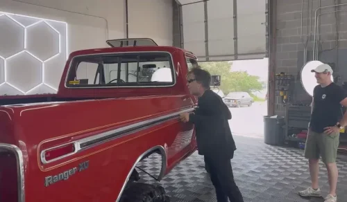 Ford, Ford Ranger, Ford F-250, US man locked away his Ford F-250 Ranger XLT in a container for 20 years and couldn't believe it when he finally let it out
