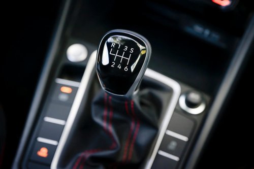 Volkswagen, Volkswagen’s last stick shift is on borrowed time