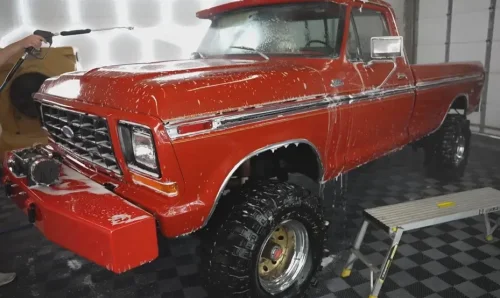 Ford, Ford Ranger, Ford F-250, US man locked away his Ford F-250 Ranger XLT in a container for 20 years and couldn't believe it when he finally let it out