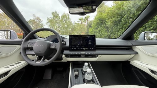 Lexus, EV or hybrid, the 2026 Lexus ES picks comfort over driving fun