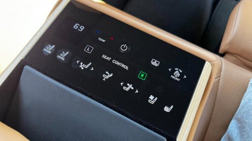 2026 Lexus ES, whether hybrid or EV, offers accessible luxury with few drawbacks