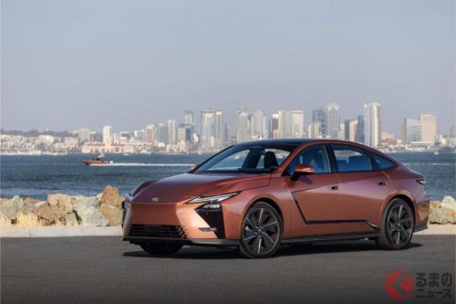 レクサス「新型ES」まもなく発売！ 従来の「コンサバモデル」から一変！ 「新しい時代のセダン」を予感させる仕上がりに！ 6月の“日本発売”前に米国で体感した印象は？