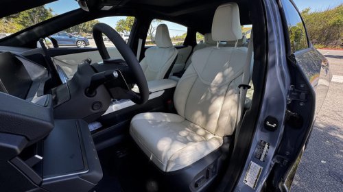 2026 Lexus ES, whether hybrid or EV, offers accessible luxury with few drawbacks