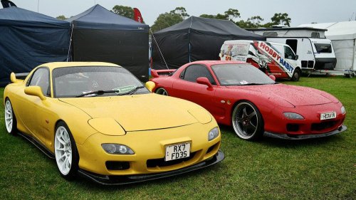 9 Japanese sports cars from the 1990s that became tuning legends