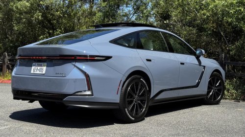 2026 Lexus ES, whether hybrid or EV, offers accessible luxury with few drawbacks