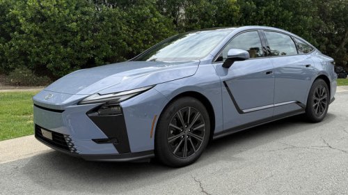 EV or hybrid, the 2026 Lexus ES picks comfort over driving fun