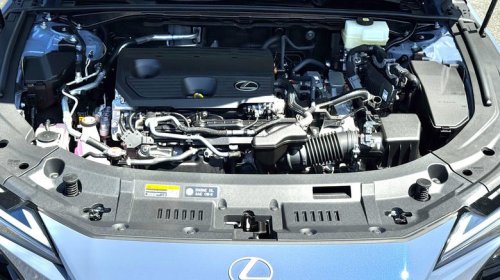2026 Lexus ES, whether hybrid or EV, offers accessible luxury with few drawbacks