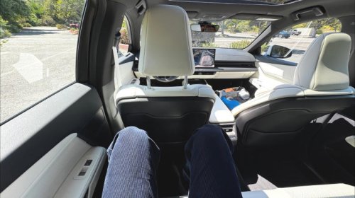 Lexus, Lexus ES, 2026 Lexus ES, whether hybrid or EV, offers accessible luxury with few drawbacks