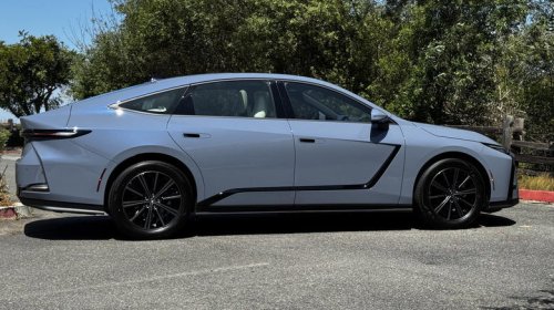 Lexus, Lexus ES, 2026 Lexus ES, whether hybrid or EV, offers accessible luxury with few drawbacks