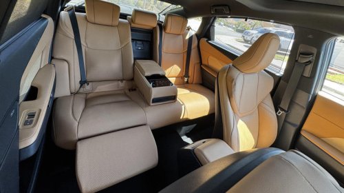 2026 Lexus ES, whether hybrid or EV, offers accessible luxury with few drawbacks