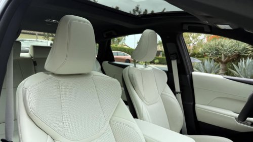 Lexus, EV or hybrid, the 2026 Lexus ES picks comfort over driving fun