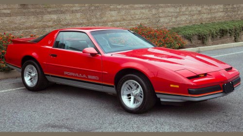 8 V8 performance cars from the 1980s that kept enthusiasts hopeful
