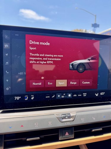 【レクサス新型ES】“スピンドルグリル”を廃止。セダンの魅力を再発見させる新デザイン、米国で先行試乗