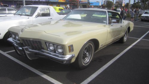 10 vintage V8 machines that made subtlety completely irrelevant