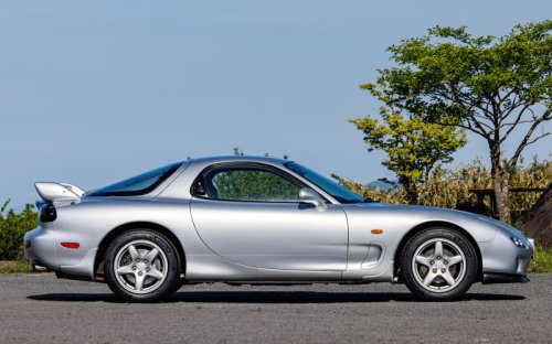 復活したマツダ「RX-7」 世界が称賛したスポーティなシルエットと気持ち昂る走りを、今一度全身で味わってみた
