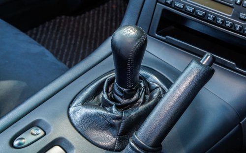 復活したマツダ「RX-7」 世界が称賛したスポーティなシルエットと気持ち昂る走りを、今一度全身で味わってみた