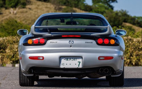 復活したマツダ「RX-7」 世界が称賛したスポーティなシルエットと気持ち昂る走りを、今一度全身で味わってみた