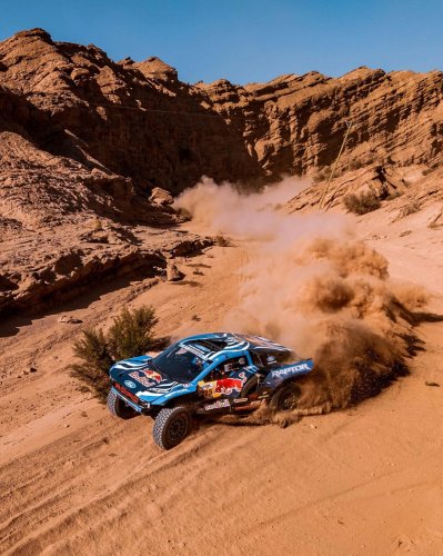 Las dunas atrapan a Sainz