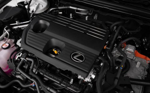 レクサスの新型「ES」初試乗 ハイブリッドとバッテリEV、もっとも好印象なのは?