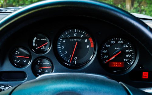 復活したマツダ「RX-7」 世界が称賛したスポーティなシルエットと気持ち昂る走りを、今一度全身で味わってみた