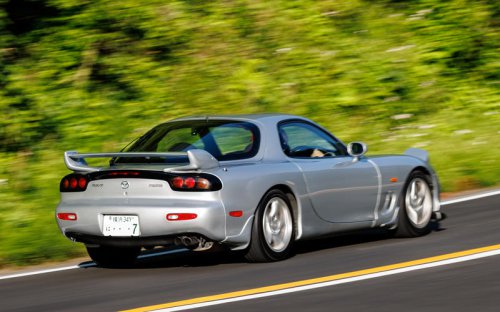 復活したマツダ「RX-7」 世界が称賛したスポーティなシルエットと気持ち昂る走りを、今一度全身で味わってみた