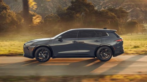 2025 Toyota Crown Signia: A premium Lexus alternative