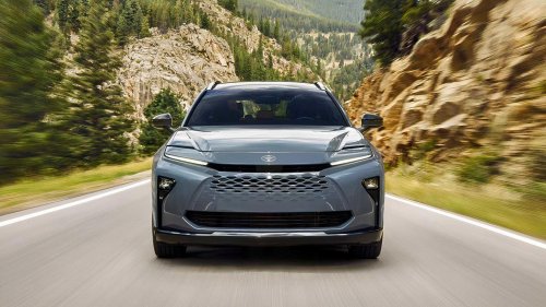 2025 Toyota Crown Signia: A premium Lexus alternative