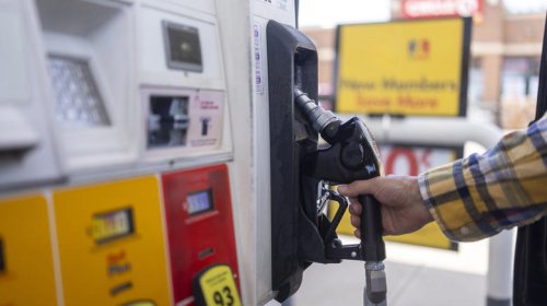 What is the 4-gallon minimum 'law' and which fuel type does it apply to?
