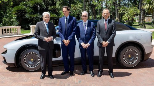 Ferrari, Ferrari presenta su nuevo Luce, el primer 100% eléctrico del 'cavallino' que está sembrando polémica al papa León XIV