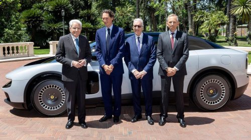 Ferrari, Ferrari presenta su nuevo Luce, el primer 100% eléctrico del 'cavallino' que está sembrando polémica al papa León XIV