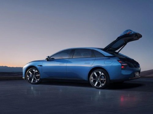 XPeng ya prueba en España su berlina eléctrica low cost MONA M03