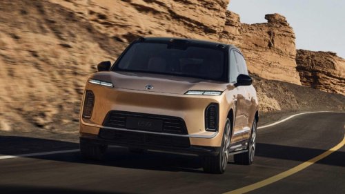 China's new Range Rover fighter has 47-speakers and a bespoke tea set