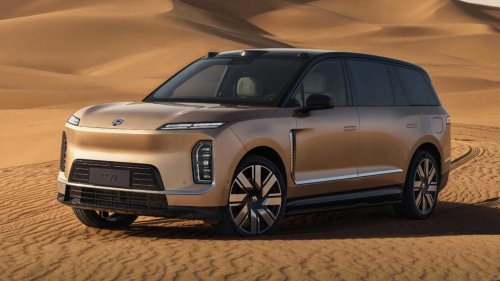China's new Range Rover fighter has 47-speakers and a bespoke tea set