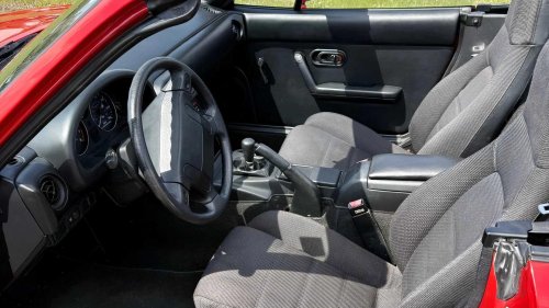 Mazda, Mazda MX-5 Miata, 17k-mile 1990 Mazda MX-5 Miata is a time capsule collectors are hunting for