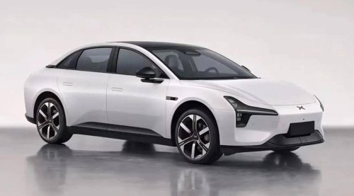 XPeng ya prueba en España su berlina eléctrica low cost MONA M03