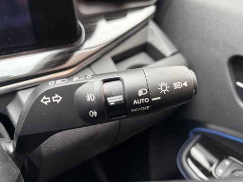 「ブレーキか、フォグか」後続車は区別できない…知らず知らず周囲を危険にさらすリアフォグの誤点灯