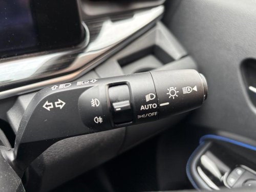 「ブレーキか、フォグか」後続車は区別できない…知らず知らず周囲を危険にさらすリアフォグの誤点灯