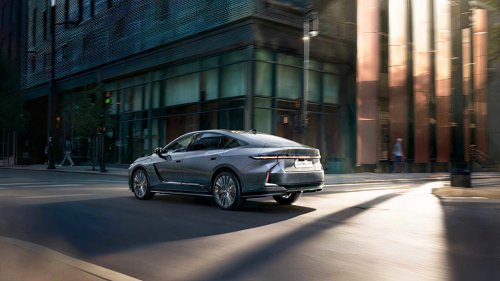 Lexus ES 350h: Luxury, efficiency, and controversial design