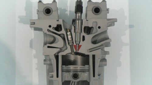 Mechanics say ignoring carbon buildup is hurting direct-injected engines