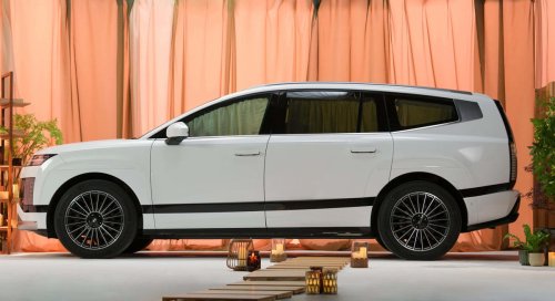 El coche se ha convertido en espacio de relación para muchos conductores: Hyundai ha hecho del Ioniq 9 un relajante spa sobre ruedas