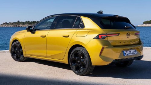 Opel, SEAT, El renovado Opel Astra arrincona al SEAT León con 8.200 € de descuento, etiqueta ECO y un nuevo diseño